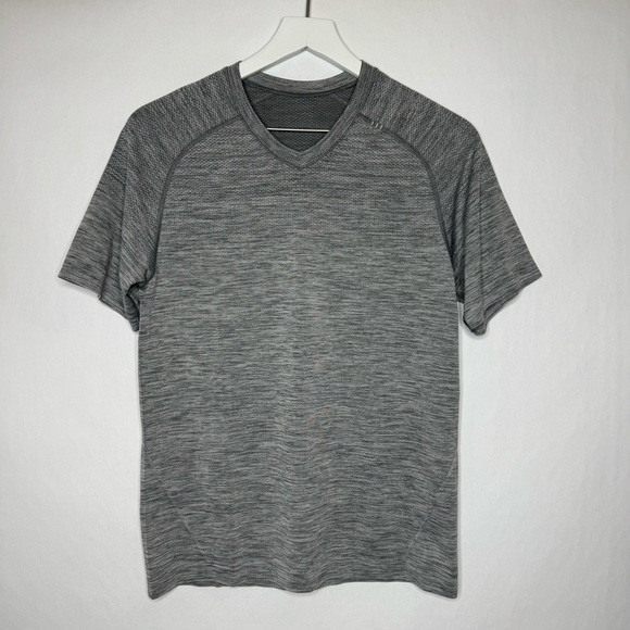 Lululemon Men's Gray V Neck Short Sleeve Shirt - Picture 1 of 3